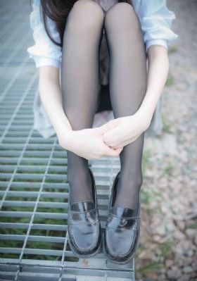 《交换:完美的邻居》在线观看_剧情片手机在线看